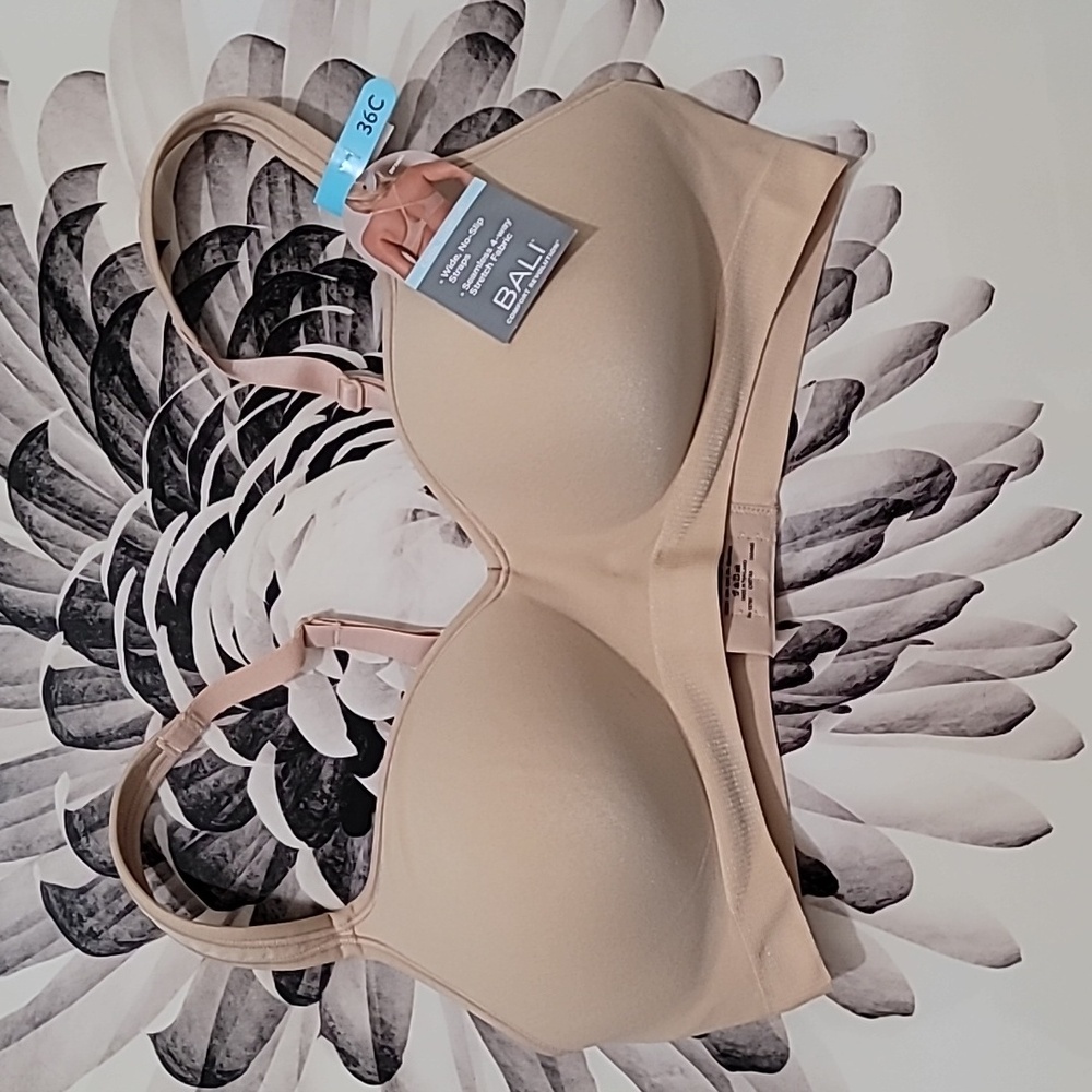 Bali Women's Comfort Revolution Wirefree Bra Beige Size 36C